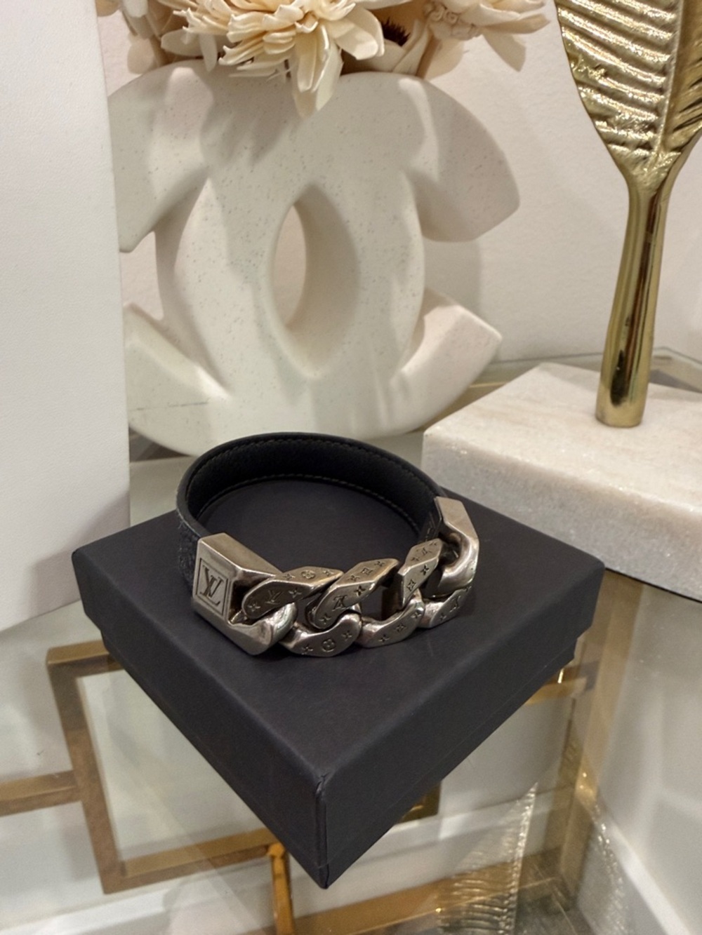 Louis Vuitton Monochain Reverso Bracelet in Monogram Eclipse Black - Picture 2 of 7